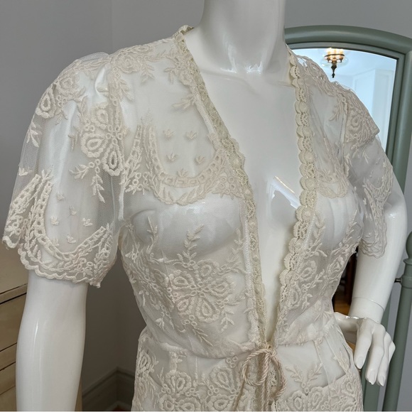 [M] MAIN STRIP Lace Tunic - Picture 11 of 13